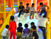 有哪些因素会影响儿童乐园的投资成本呢?