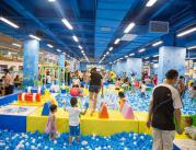想开一个室内儿童游乐场，选什么设备比较好？