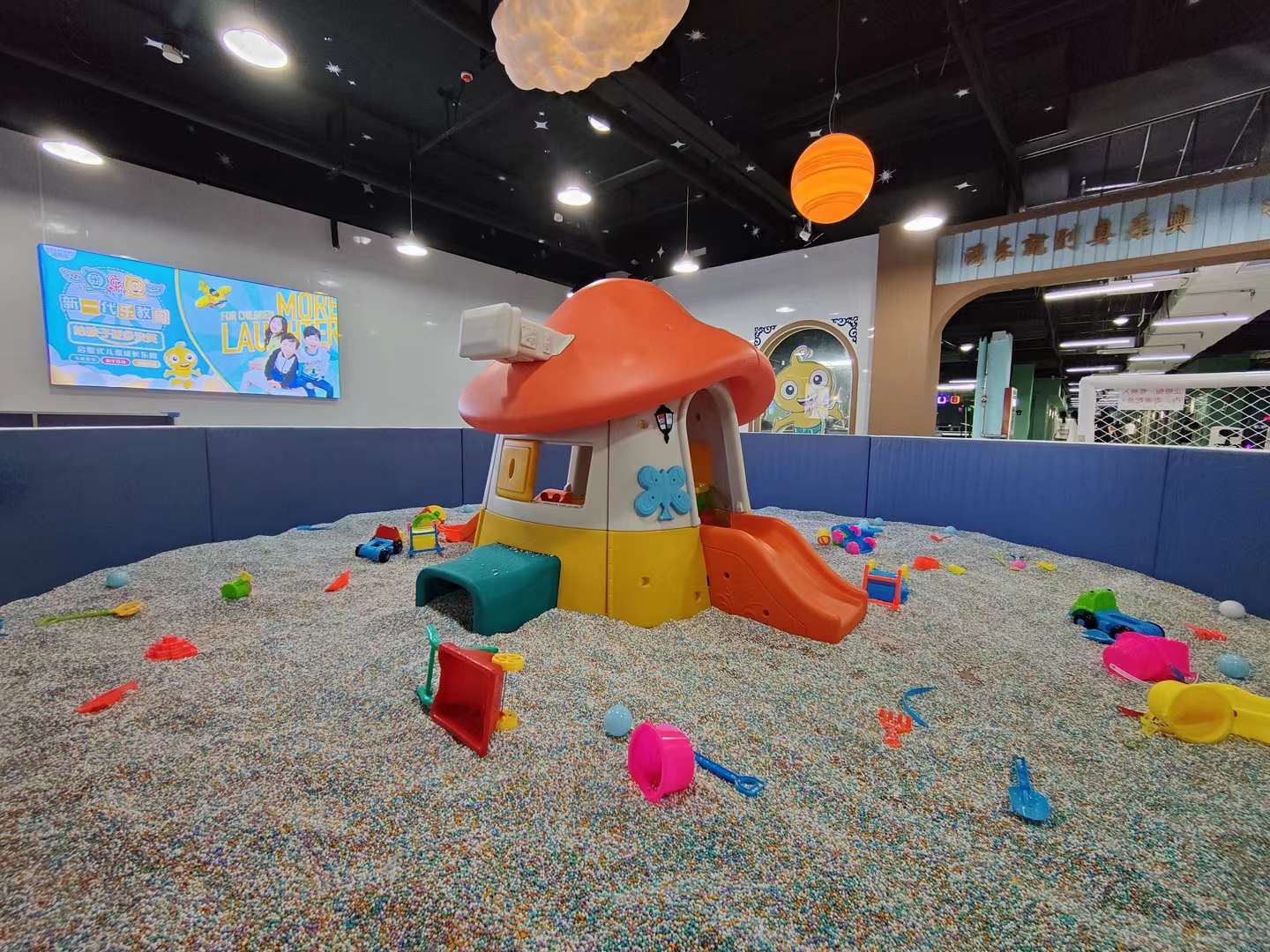 想开个小孩室内游乐场需要多少平方？